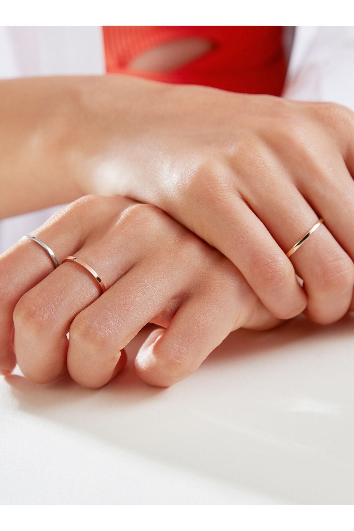 14 Ayar Sarı Altın Minimal Yüzük, İnce Alyans, Işıklı Şık Mücevher Kutusuyla
