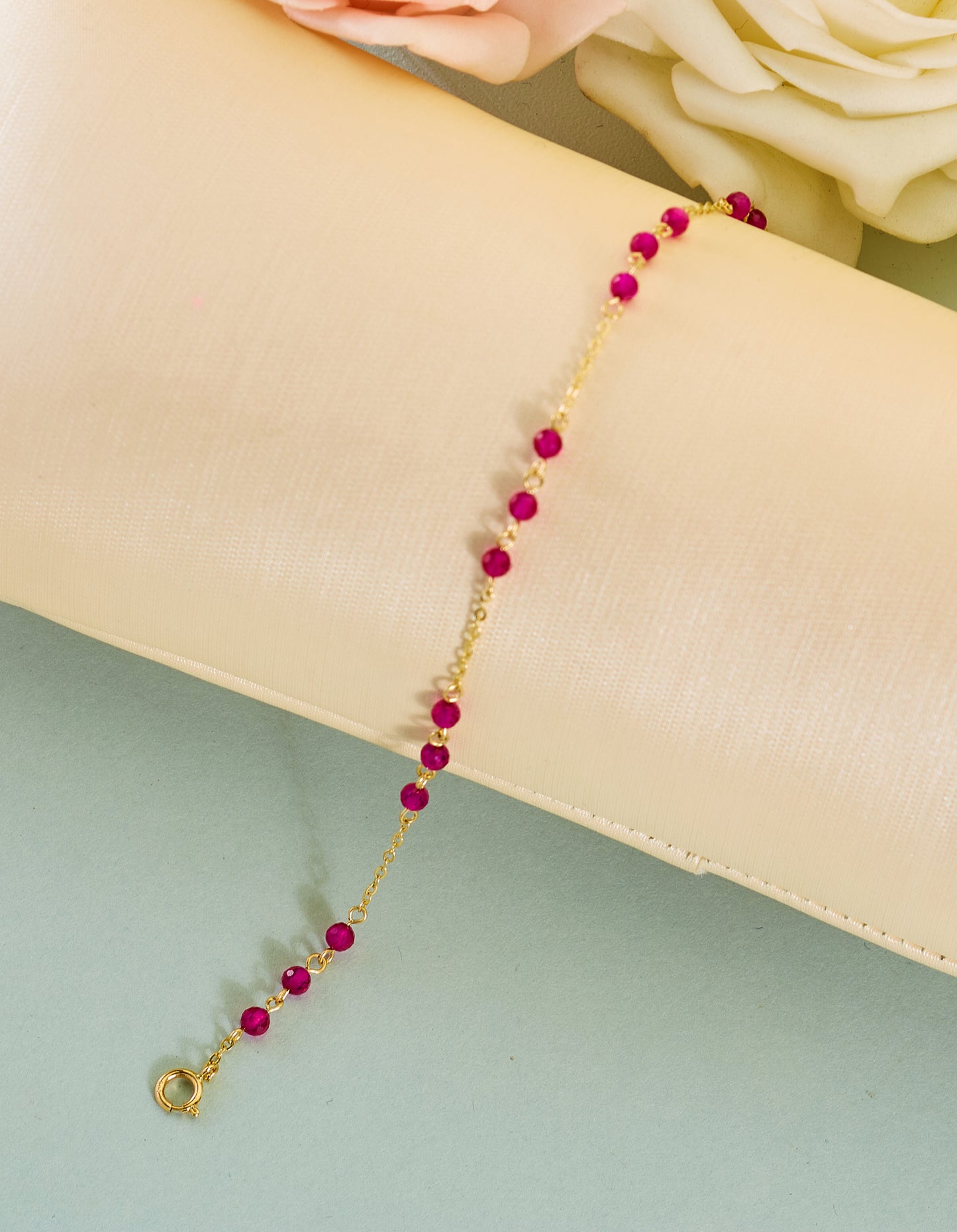 14 Ayar Ruby Taşlı Altın Bileklik,Kadın Altın Bileklik Şık Mücevher Kutusuyla